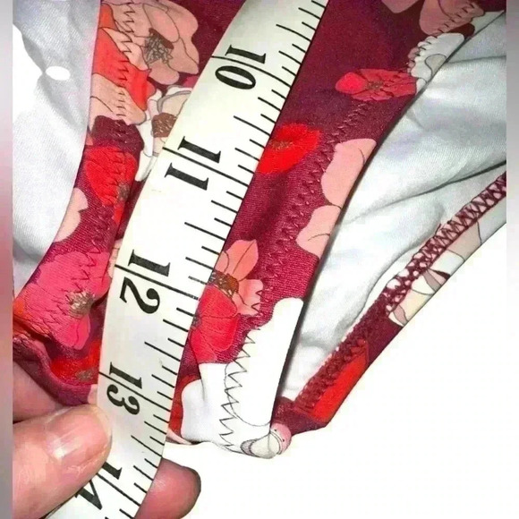 NWT size 1X‎ Cupshe floral bikini swim bottoms. Burgundy, white, peach & red . - Picture 5 of 6